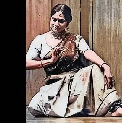 Kumudini Lakhia